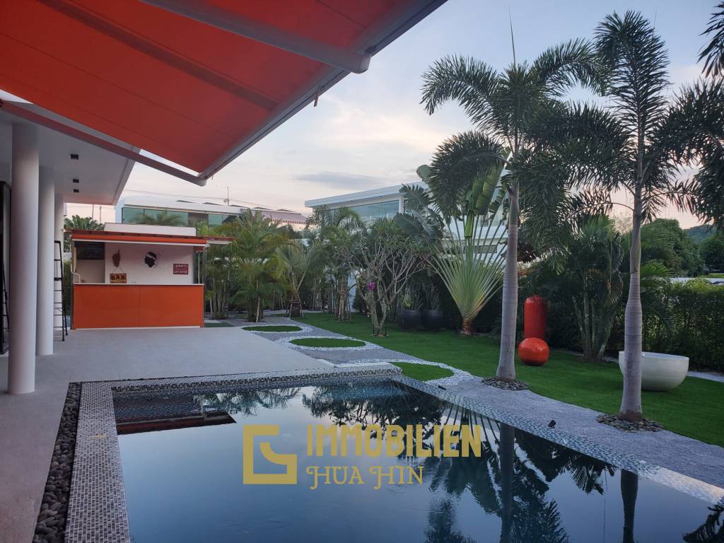 LA LUA : Outstanding 4 Bed Pool Villa on Resort Development close to Banyan Golf Course