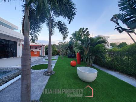 LA LUA : Outstanding 4 Bed Pool Villa on Resort Development close to Banyan Golf Course