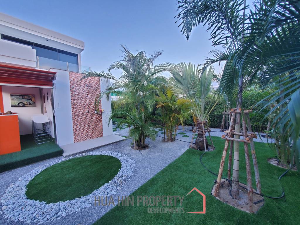 LA LUA : Outstanding 4 Bed Pool Villa on Resort Development close to Banyan Golf Course