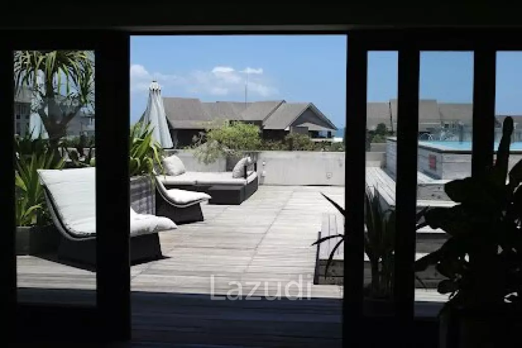 Stunning Freehold 30 bedroom hotel in Echo beach