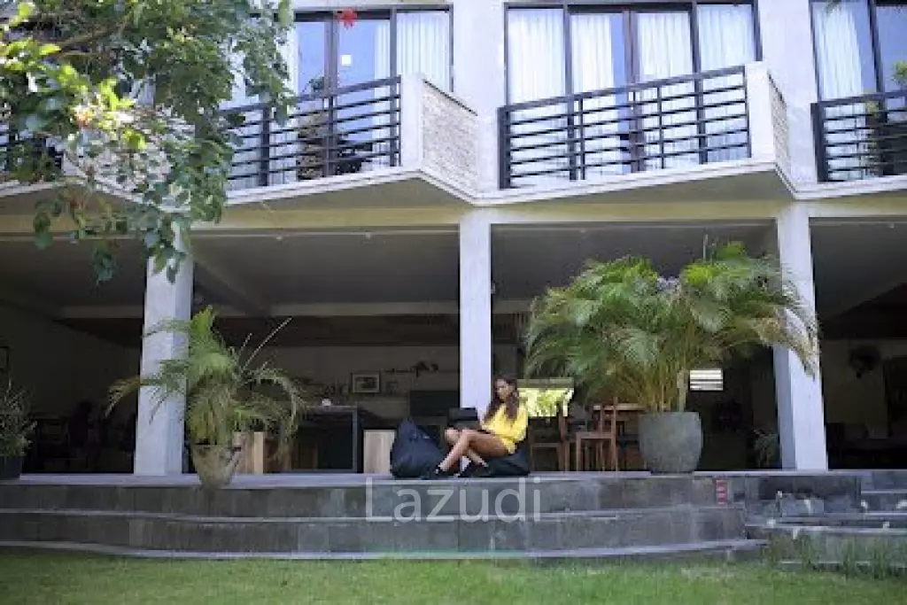 Stunning Freehold 30 bedroom hotel in Echo beach