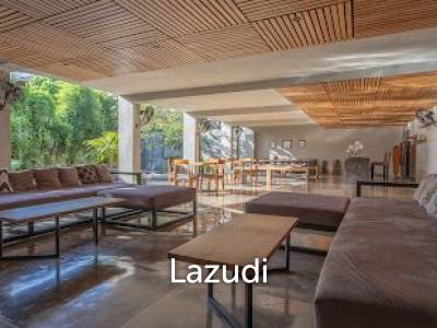 Stunning Freehold 30 bedroom hotel in Echo beach
