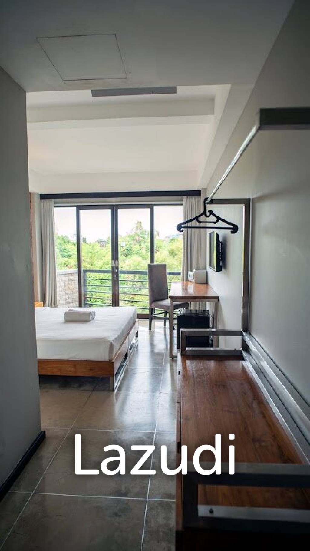 Stunning Freehold 30 bedroom hotel in Echo beach