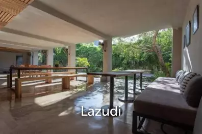 Stunning Freehold 30 bedroom hotel in Echo beach