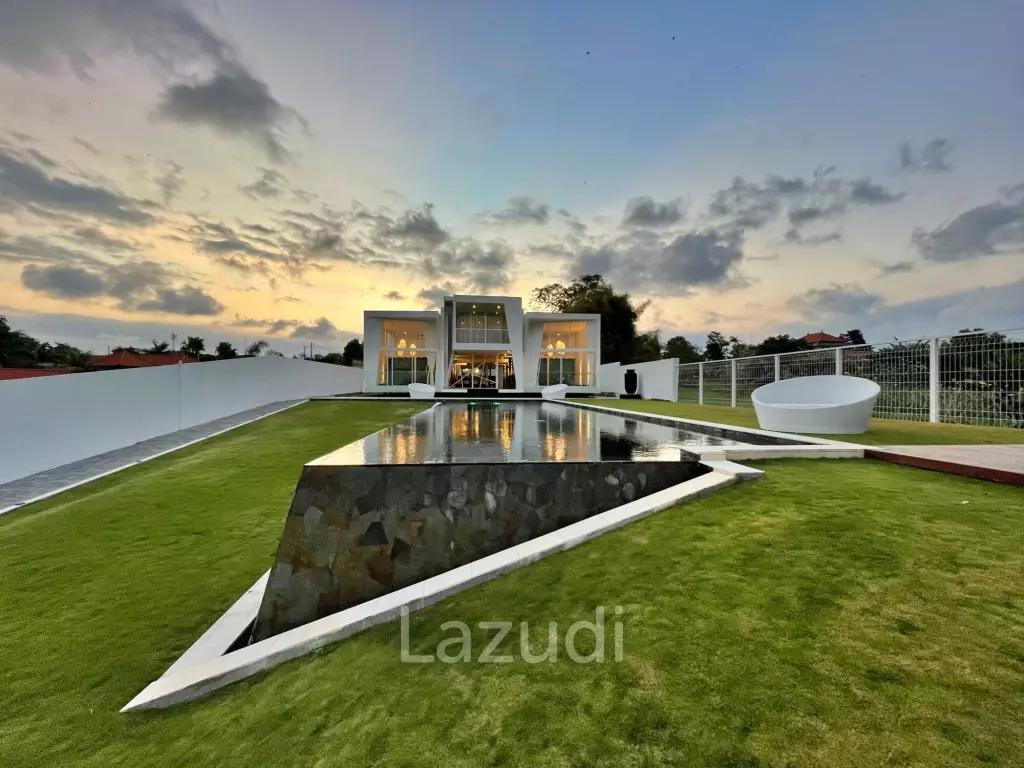 Architectural masterpiece 6 bedroom villa in Pererenan Bali