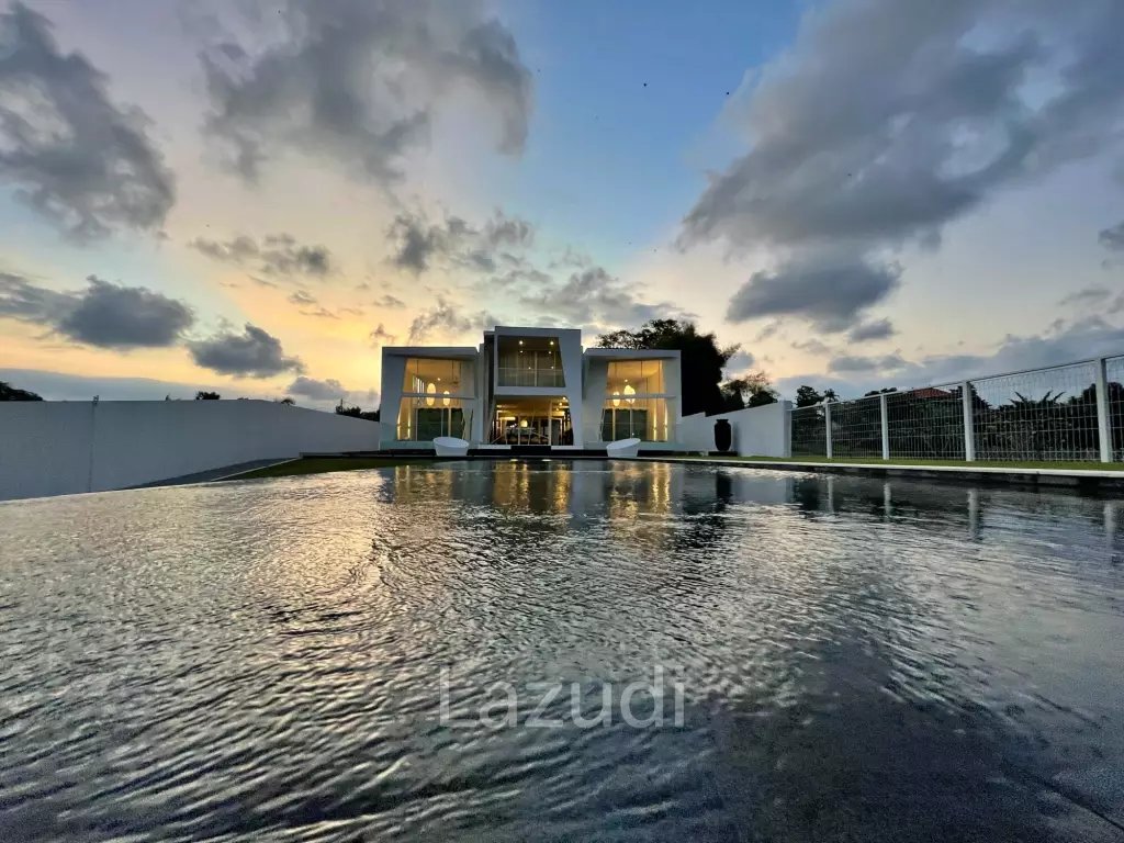 Architectural masterpiece 6 bedroom villa in Pererenan Bali