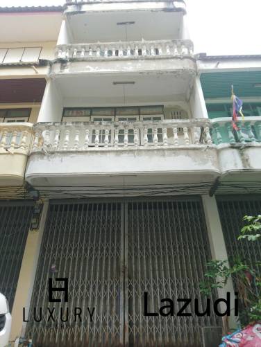 Cheapest Townhouse in the center of Hua-Hin