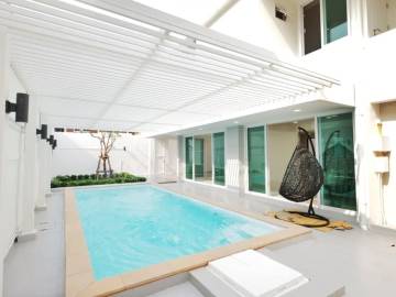 3 Bed 4 Bath Detached House for Sale