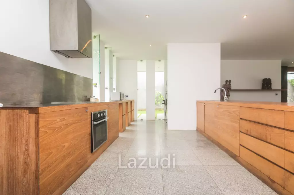 Villa 3 Kamar Tidur ROI Sangat Bagus dengan Jarak Berjalan kaki ke Pantai di Ungasan Badung Bali