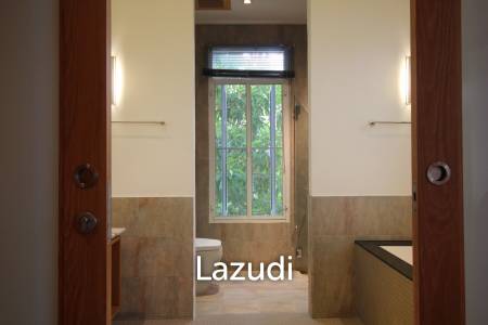 Blue Lagoon: Large 2 Bed Luxury Condo with Hotel Facilities