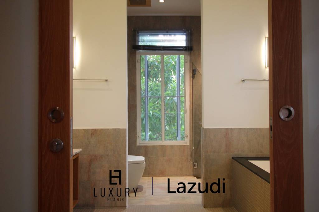 Blue Lagoon: Large 2 Bed Luxury Condo with Hotel Facilities