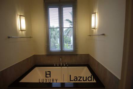 Blue Lagoon: Large 2 Bed Luxury Condo with Hotel Facilities