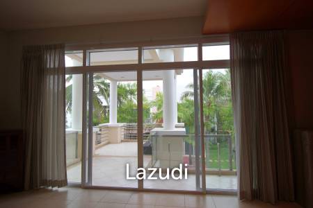 Blue Lagoon: Large 2 Bed Luxury Condo with Hotel Facilities