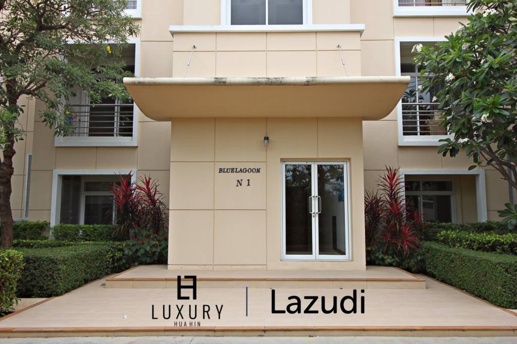 Blue Lagoon: Large 2 Bed Luxury Condo with Hotel Facilities