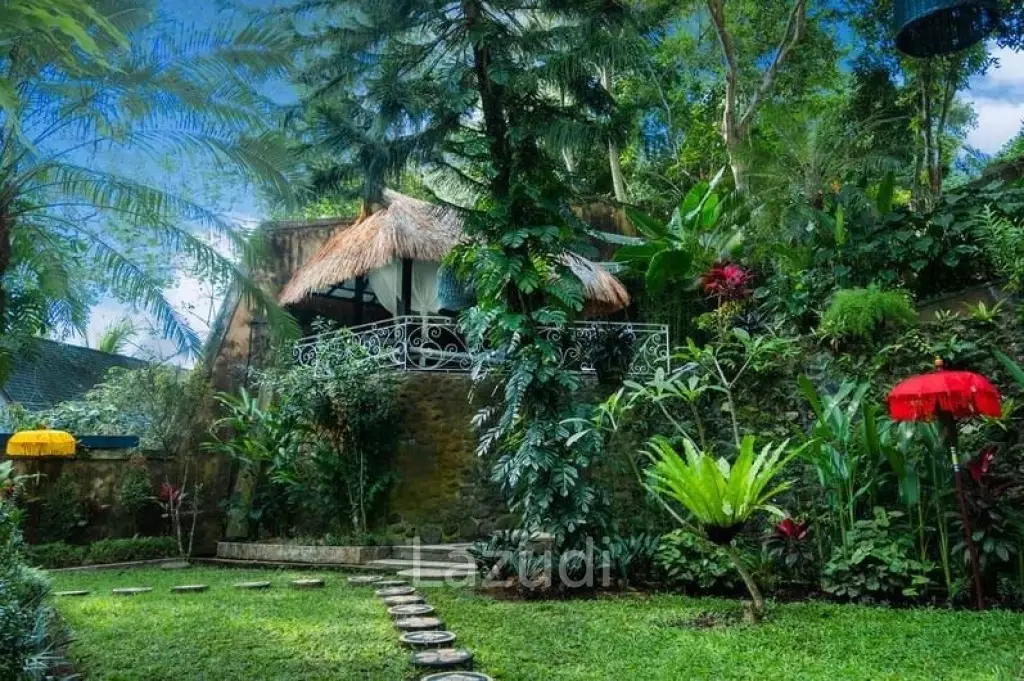 Beautiful Estate living 7 Bedroom Full Furnished in Cempaka Tanah Lot Bali