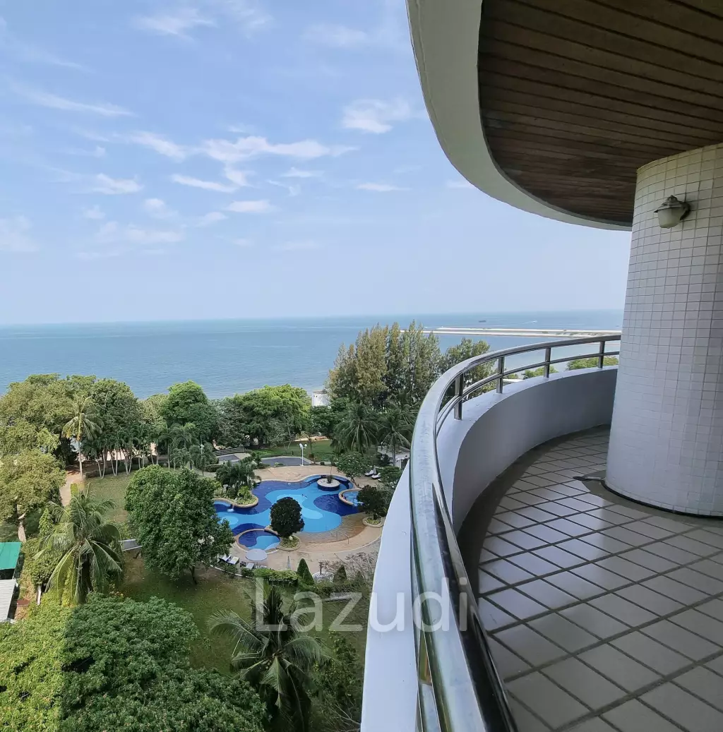 Krisada Condotel cliff and park pattaya