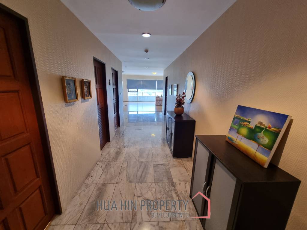Krisada Condotel cliff and park pattaya