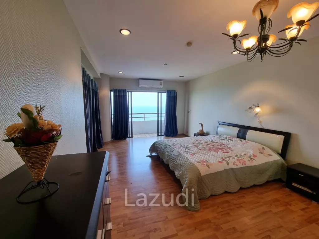 Krisada Condotel cliff and park pattaya