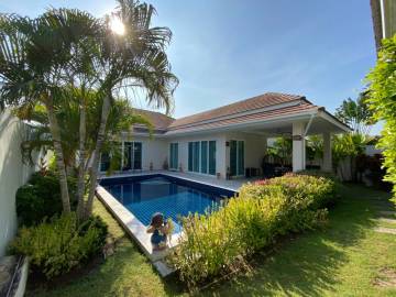 Red Mountain : Modern 3 Bedroom Pool Villa