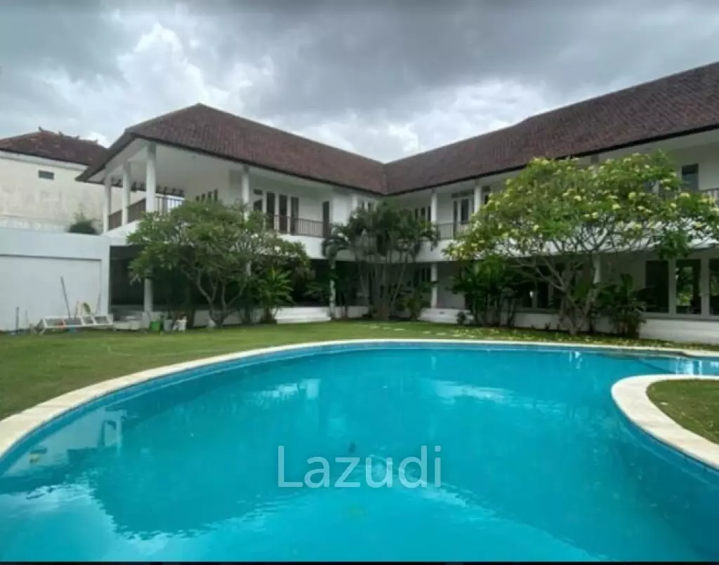 Large Family home 4 Bedroom, semi Furnished Leasehold in Umalas Badung Bali