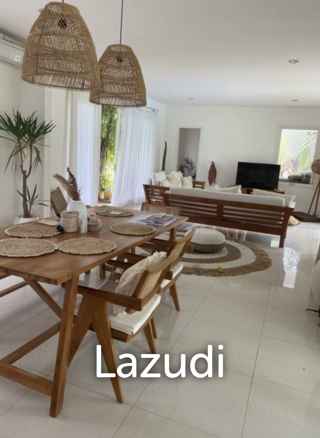 Large Family home 4 Bedroom, semi Furnished Leasehold in Umalas Badung Bali