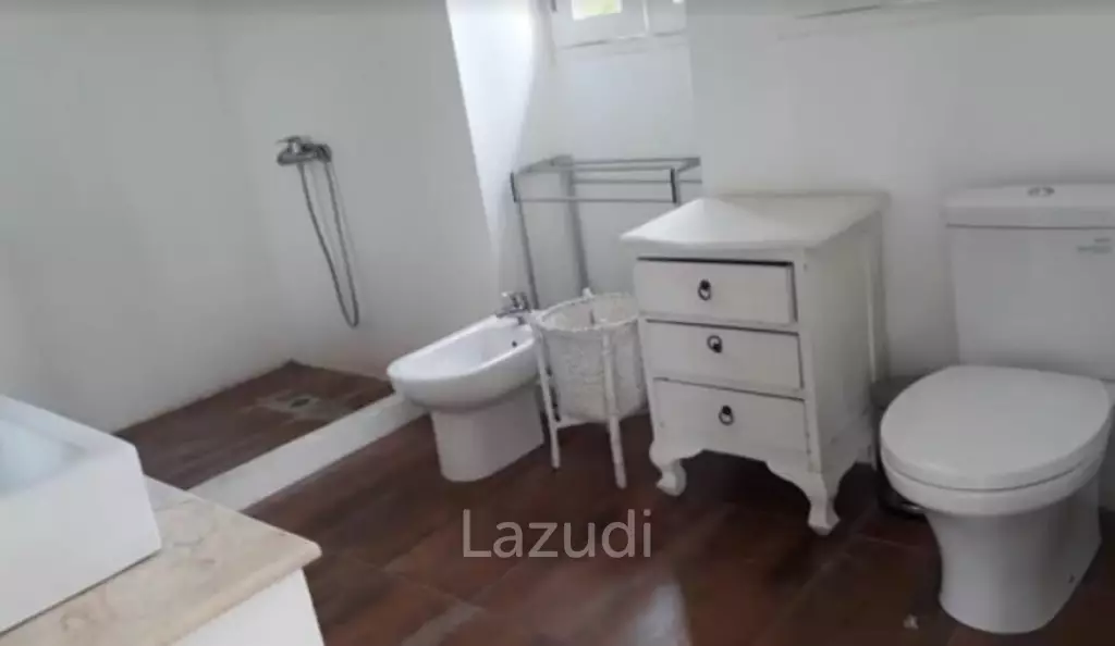 Large Family home 4 Bedroom, semi Furnished Leasehold in Umalas Badung Bali