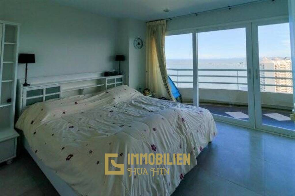 3 Bedroom Condo Sea View