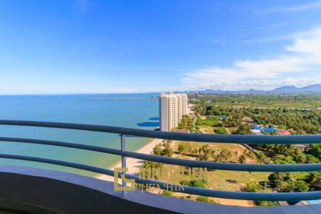 3 Bedroom Condo Sea View