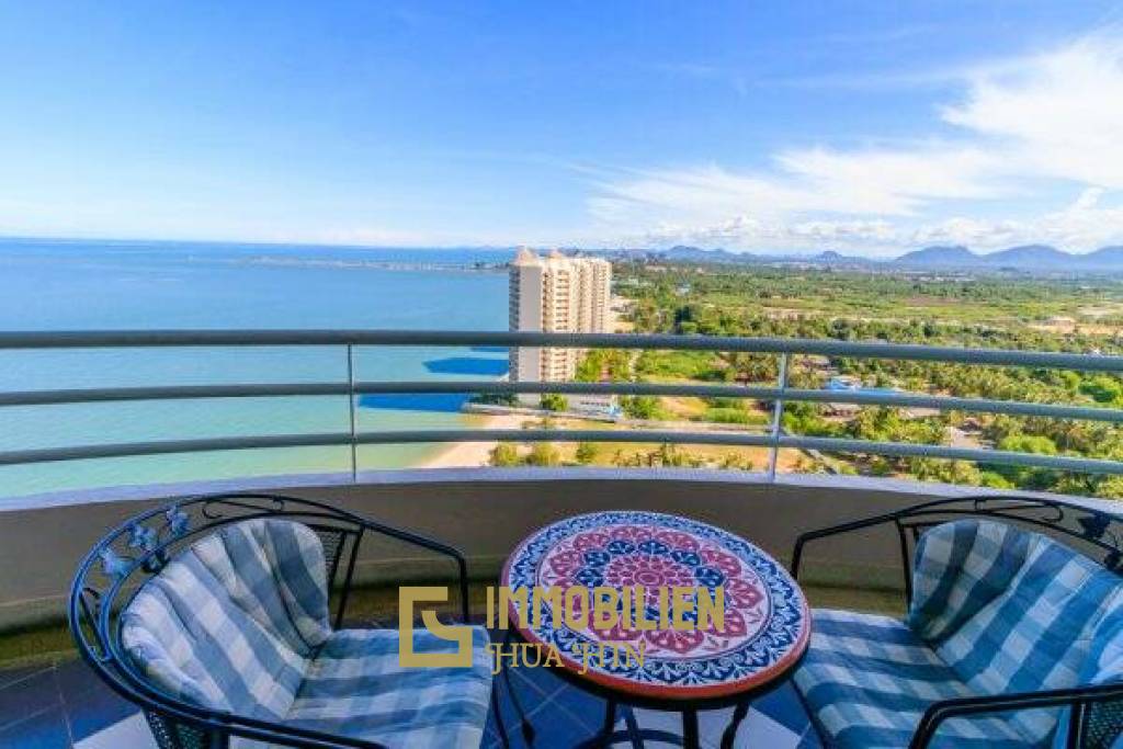 3 Bedroom Condo Sea View