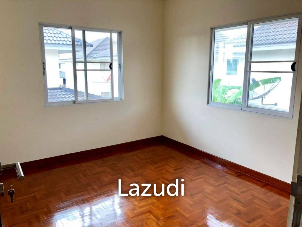 2 Storeys House 4 Beds 3 Baths in Chiang Mai