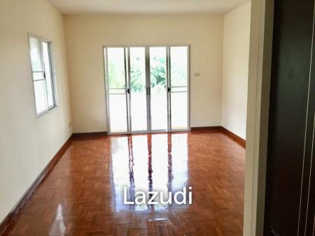 2 Storeys House 4 Beds 3 Baths in Chiang Mai