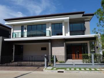 4 Bed 4 Bath Detached House For Sale