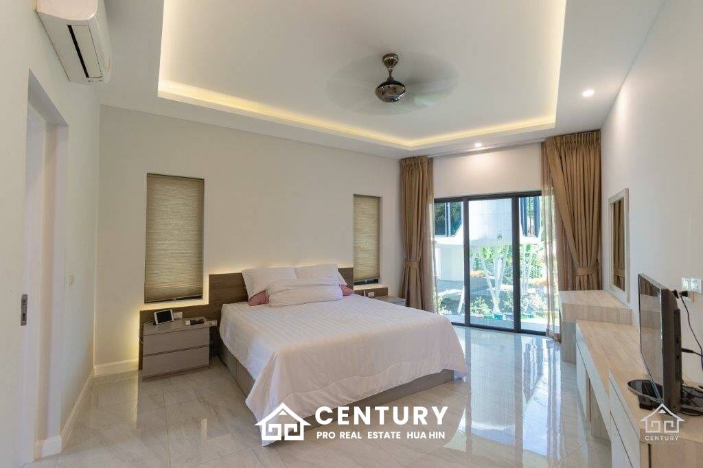 1,310 metro cuadrado 3 ` 4 Baño Villa de Venta