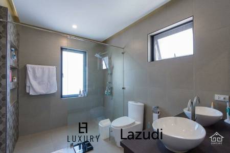 1,310 metro cuadrado 3 ` 4 Baño Villa de Venta