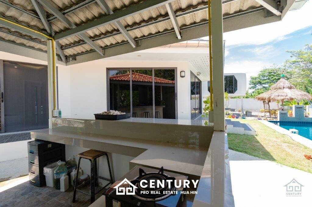 1,310 metro cuadrado 3 ` 4 Baño Villa de Venta