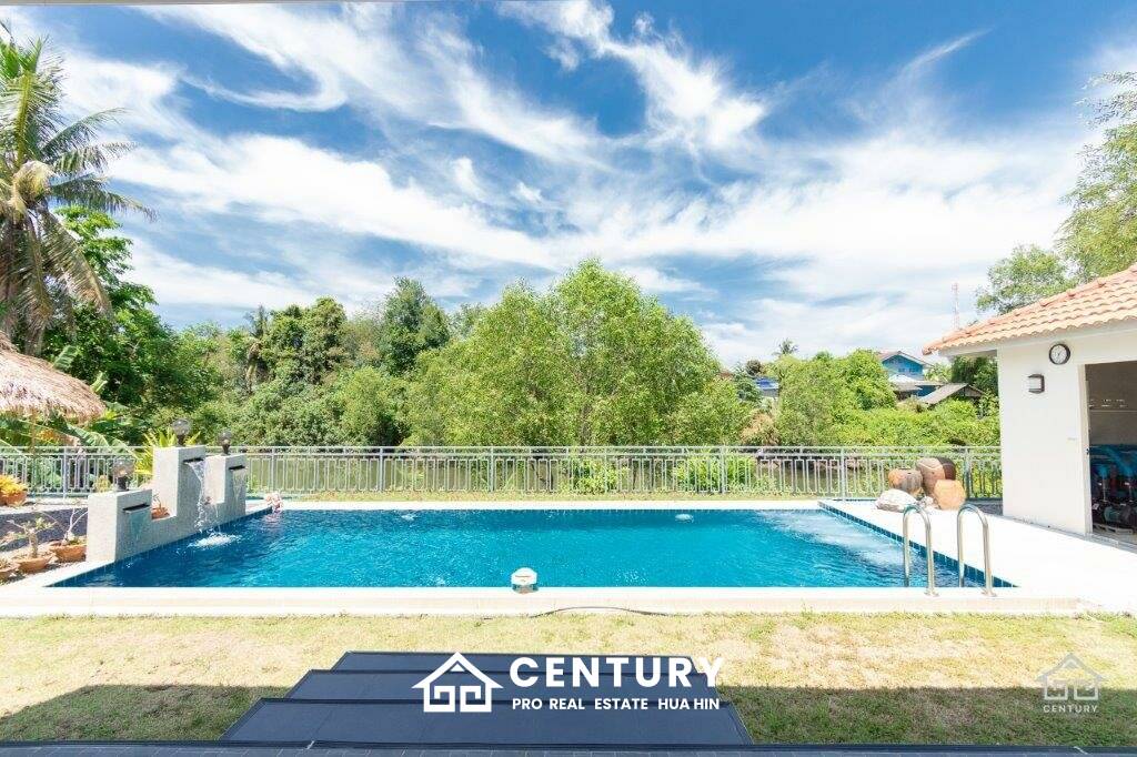 1,310 metro cuadrado 3 ` 4 Baño Villa de Venta