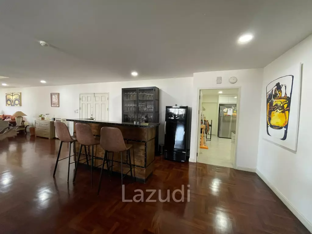 3 Bedroom 4 Bathroom 319 SQ.M Oriental Towers