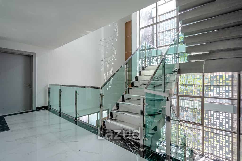 6 Bed 10 Bath 1,095 SQ.M The Prestige at Siam Royal View