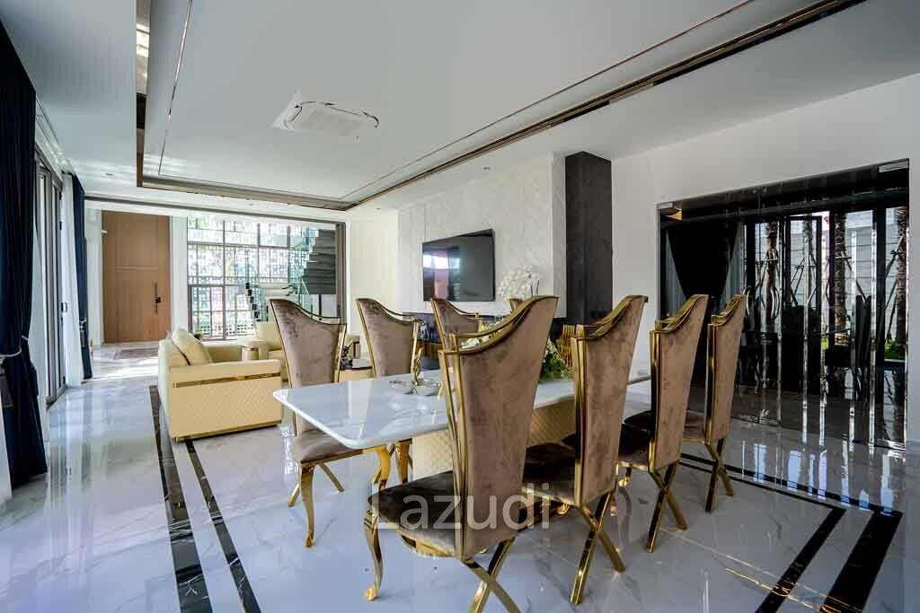 6 Bed 10 Bath 1,095 SQ.M The Prestige at Siam Royal View