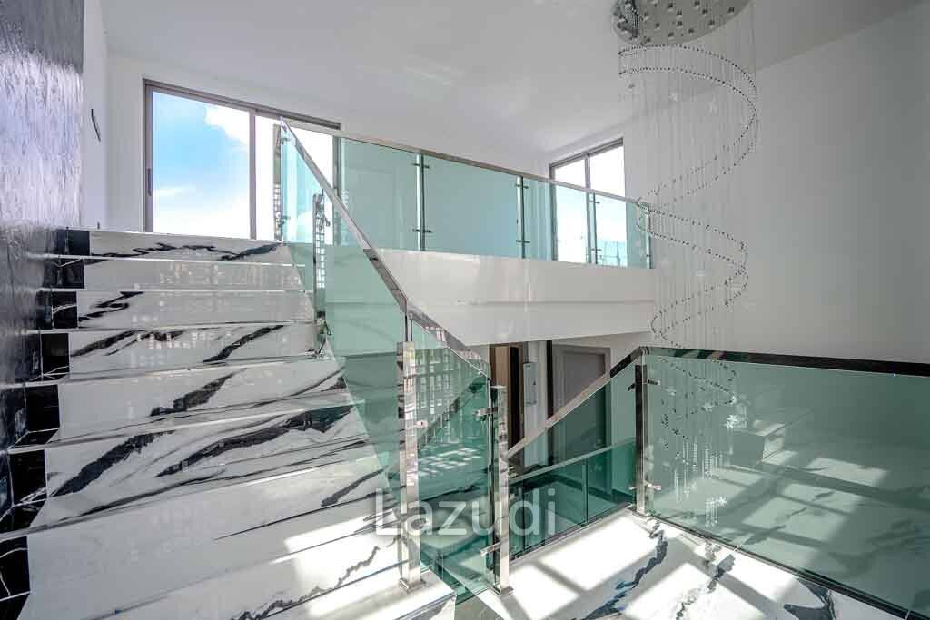 6 Bed 10 Bath 1,095 SQ.M The Prestige at Siam Royal View