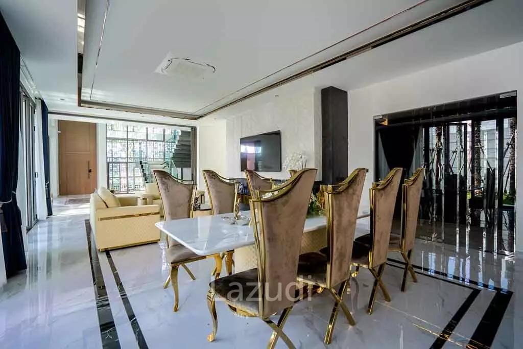 7 Bed 9 Bath 1,011 SQ.M The Prestige at Siam Royal View
