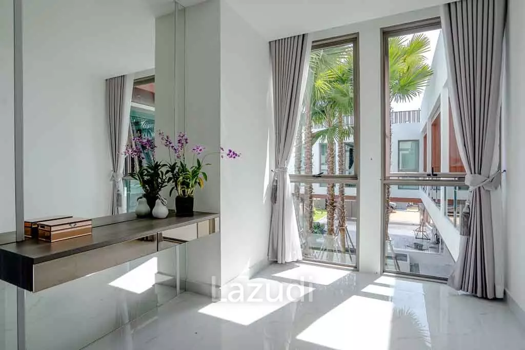 7 Bed 9 Bath 1,011 SQ.M The Prestige at Siam Royal View