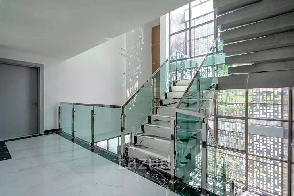 7 Bed 9 Bath 1,011 SQ.M The Prestige at Siam Royal View