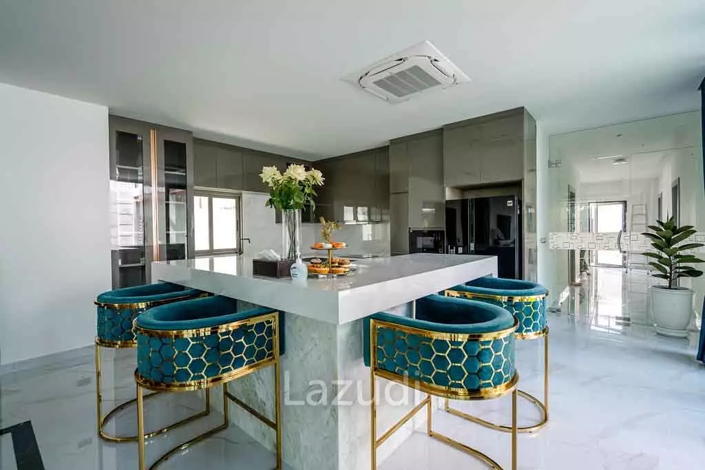 7 Bed 9 Bath 1,011 SQ.M The Prestige at Siam Royal View