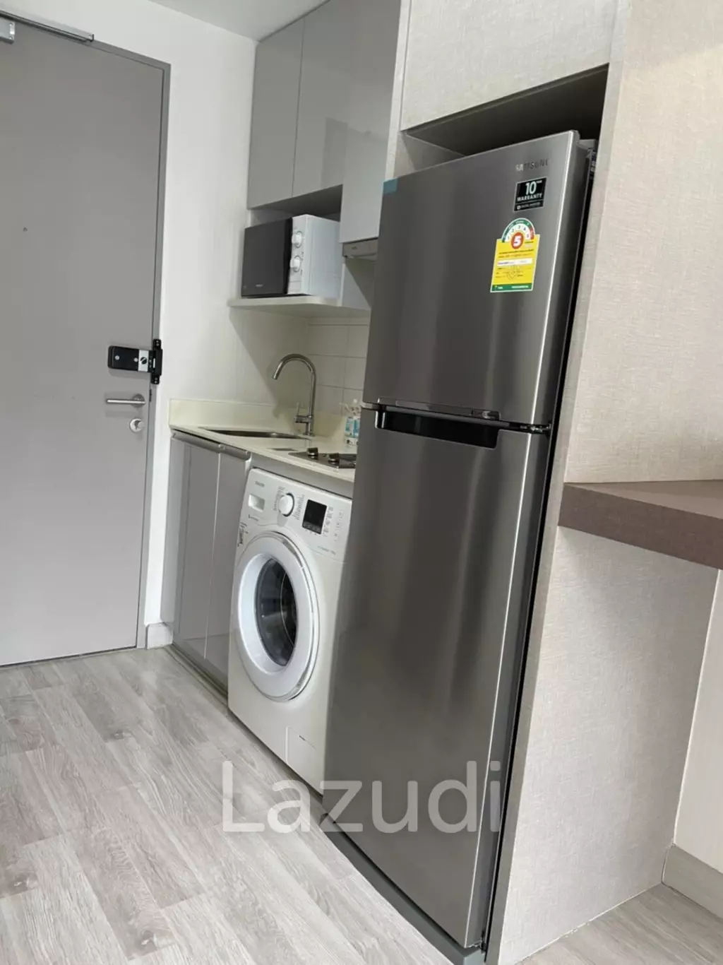 Studio 1 Bath 22 SQ.M Ideo Mobi Sukhumvit 81