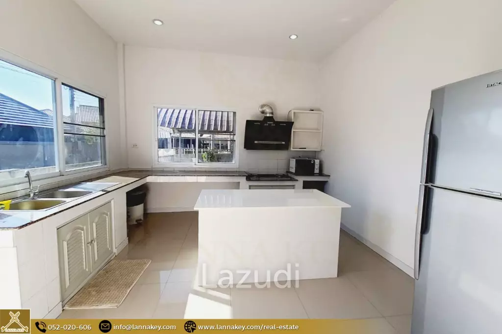 Nice! Single-Storey 5 bedrooms Pool House