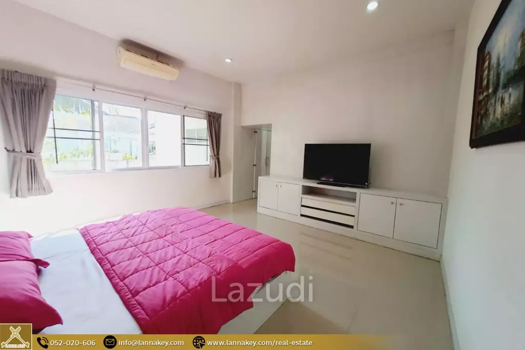 Nice! Single-Storey 5 bedrooms Pool House
