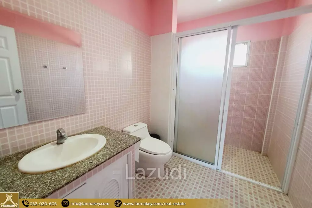 Nice! Single-Storey 5 bedrooms Pool House