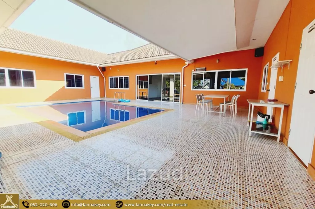 Nice! Single-Storey 5 bedrooms Pool House