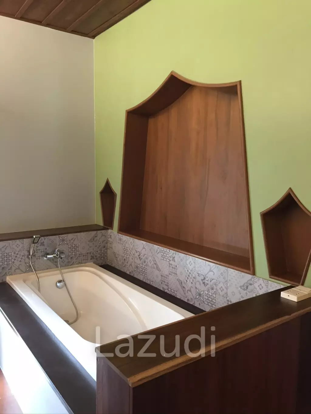 3 Beds 3 Baths 536 SQ.M Lanna Style House